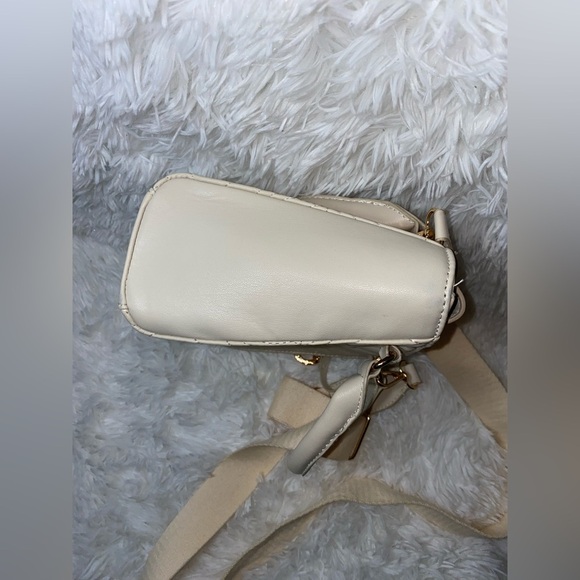 Valentino Orlandi Cream Quilted Women's Crossbody Bag - Picture 5 of 6